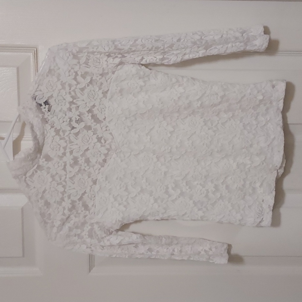 White lace high neck quarter length sleeve top